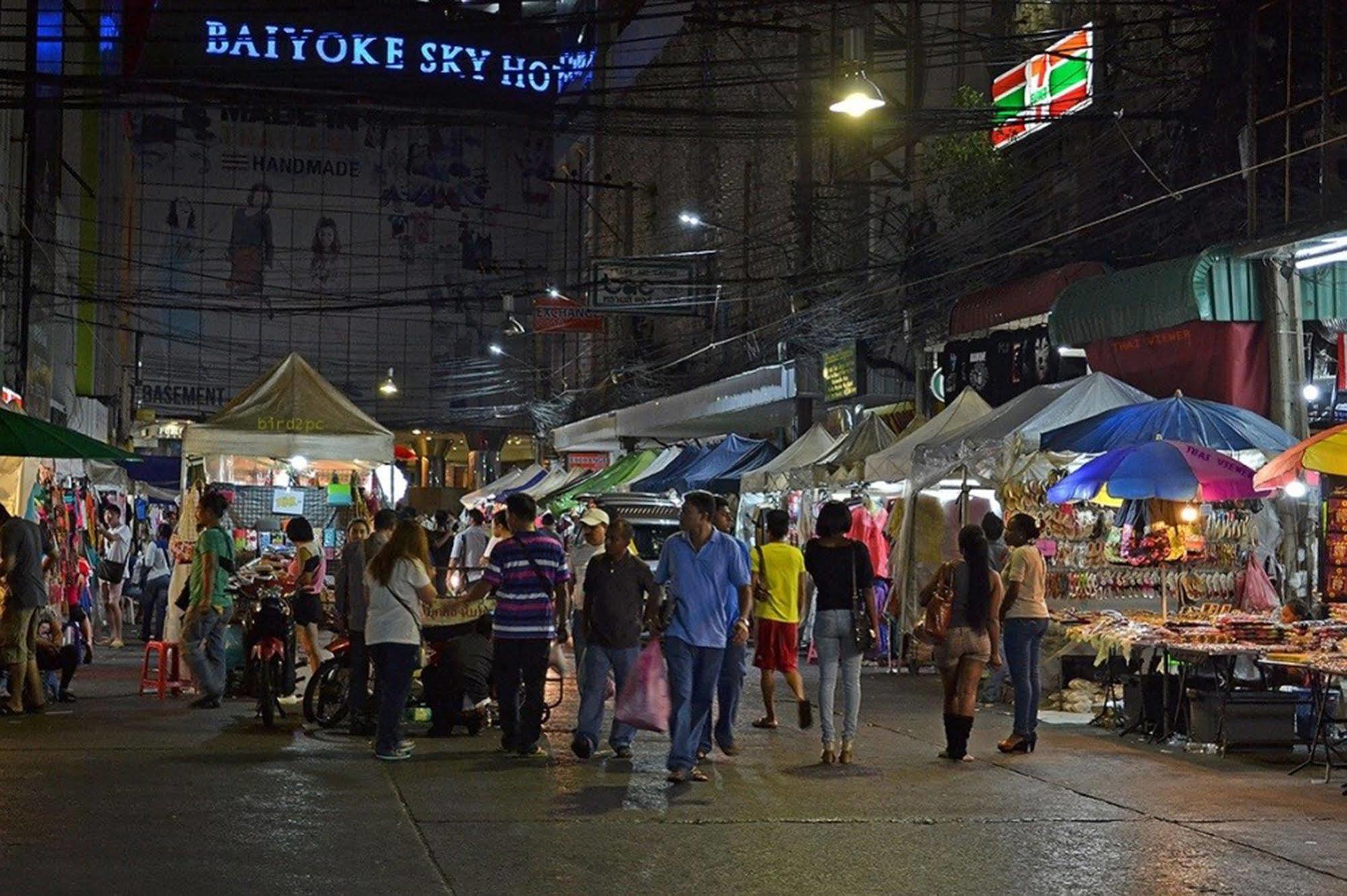 Bubble Space Bangkok Luaran gambar